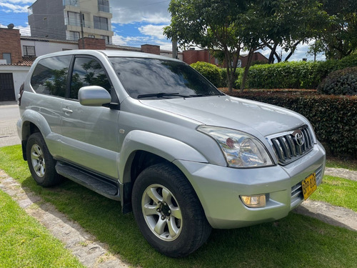 Imagen 5 de 16 de Toyota Prado 3.0 4x4