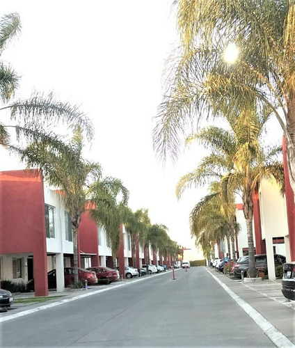 Imagen 1 de 14 de Casa En Venta En La Joya 3 Rec 3 Baños 2 Est Privada Jardín