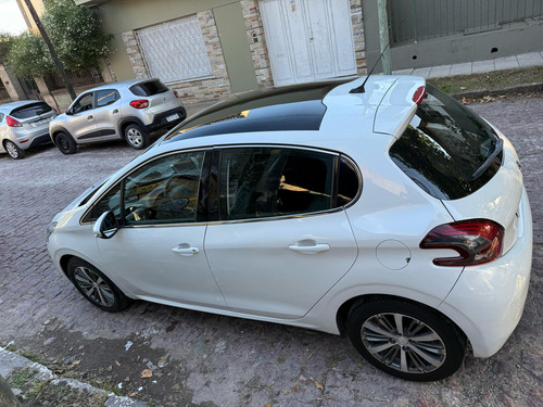 Peugeot 208 1.6 Feline Tiptronic