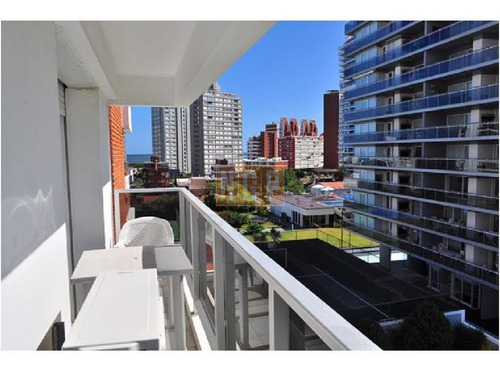 Apartamento Con Todos Los Servicios Buena Rentabilidad- Ref: 18257