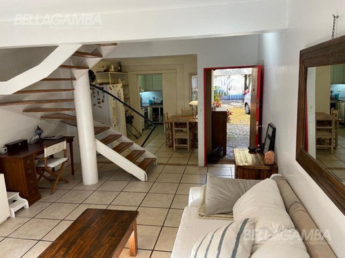 Imagen 5 de 16 de Muy Lindo Duplex 3 Amb Con Cochera En Excelente Ubicación.