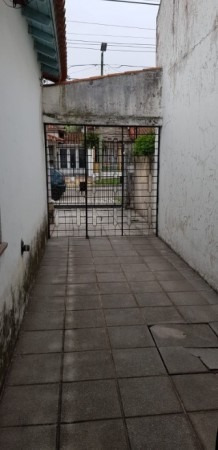 Imagen 10 de 18 de Chalet 3 Ambientes En Bernal Centro Con Depto De 3 Ambintes Al Fondo