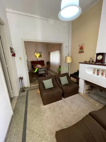 Hermosa Casa A Metros De La Avenida