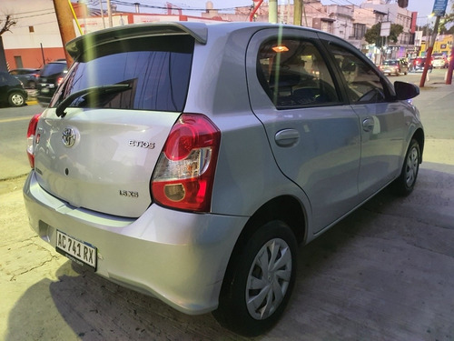 Imagen 3 de 14 de Toyota Etios 2018 1.5 Sedan Xs