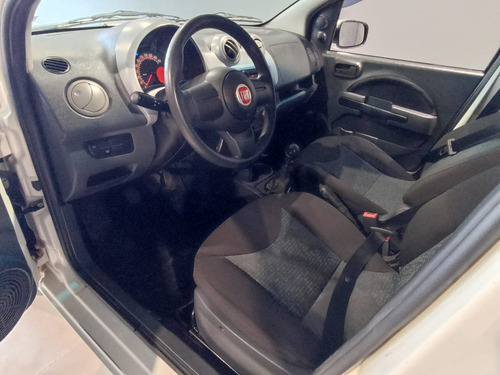 Fiat Uno Uno Attractive 1.4 8V (Flex) 4p
