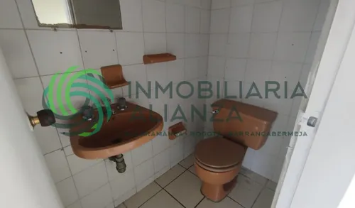 Oficina En Arriendo En Cabecera Del Llano. Cod A3964