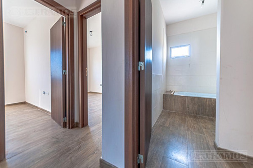 Imagen 11 de 26 de A Estrenar, Moderna Casa En Una Sola Santa Lucía, Pilar Del Este, Pilar.