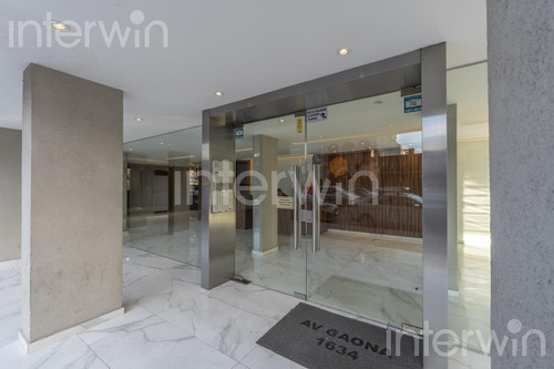 Departamento De 2 Ambientes Con Patio En Caballito - Venta -