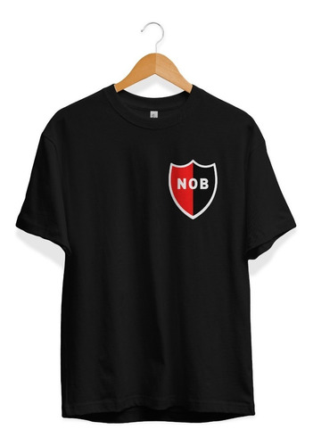 Remera Negra Newell´s Old Boys Escudo En El Corazon 