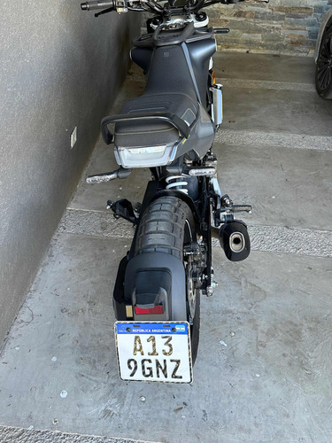Husqvarna Svartpilen 401