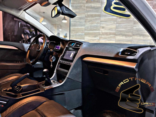 Imagen 7 de 20 de Citroën C4 Lounge 2018 1.6 Hdi 115 Feel Pack