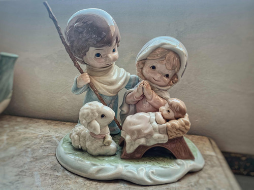 Figura De Porcelana José Y María Nacimiento Niños