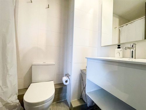 Departamento En Arriendo De 2 Dorm. En Las Condes