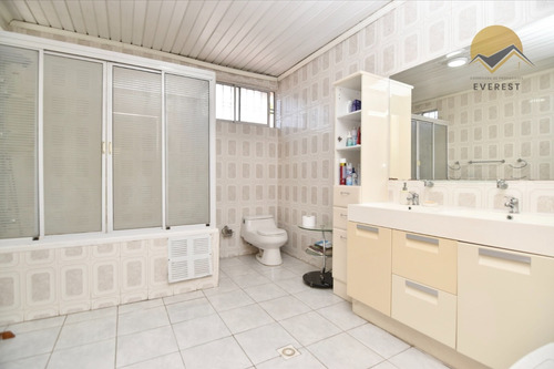 Se Vende Casa, 4 Dormitorios 3 Baños, Comuna La Cisterna.