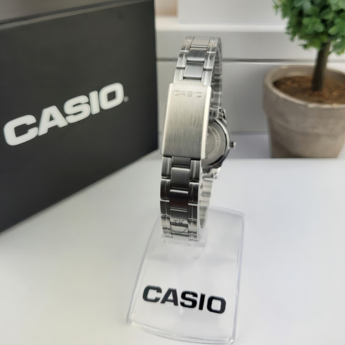 Reloj plateado Casio LTP-V001d-7budf para mujer