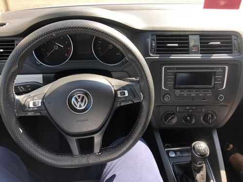 Imagen 12 de 14 de Volkswagen Jetta Trenline 2.5 Std