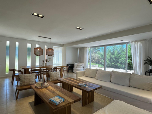 Departamento En Venta - 3 Dormitorios 3 Baños - Pinamar