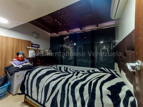 Mb Apartamento (1 Nivel) En Venta En El Rosal, Distrito Metropolitano