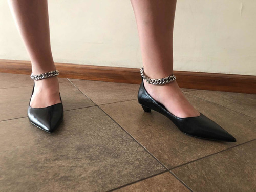 Zapatos Clásicos Con Cadena - Zara