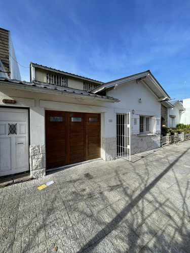 Ph 5 Ambientes A La Calle Con Garaje, Quincho Y Parque A Reciclar En San Jose