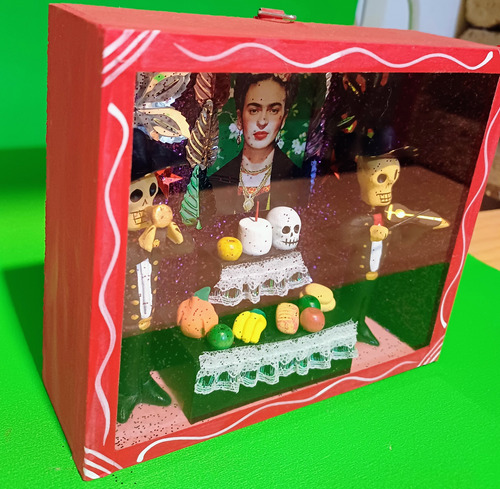 Ofrenda Para Altar Del Día De Muertos Hecha A Mano. Rojo