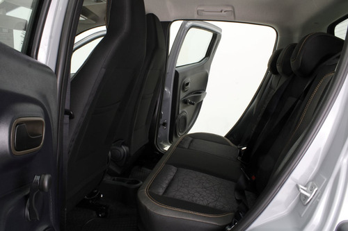 Fiat Mobi Trekking 1.0 MT - SEGURO GRATIS POR 1 AÑO