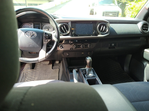 Imagen 12 de 15 de Toyota Tacoma 2017 3.5 Trd Sport At