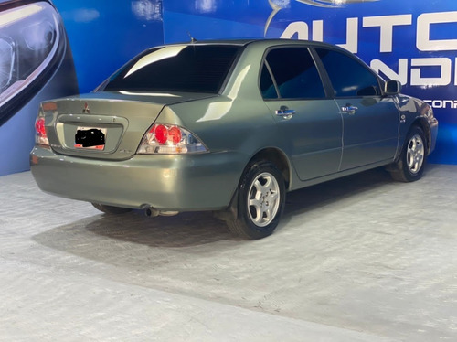 Imagen 3 de 8 de Mitsubishi Lancer