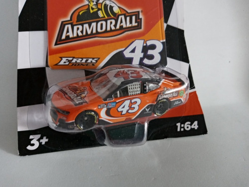 Nascar Authentics Erik Jones #43 Escala 1/64 Blister 2021