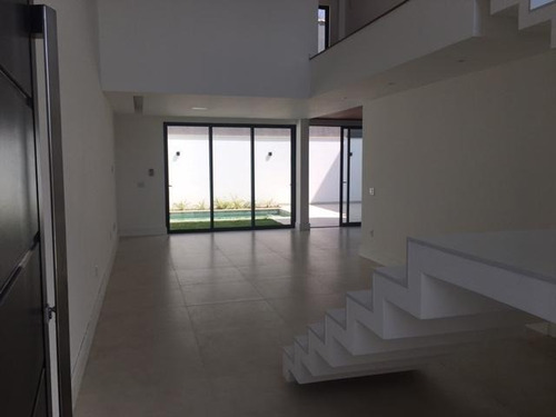 Imagem 5 de 15 de Casa Para Venda Em Volta Redonda, Mirante Do Vale, 4 Dormitórios, 3 Suítes, 4 Banheiros, 2 Vagas - 167_2-922640