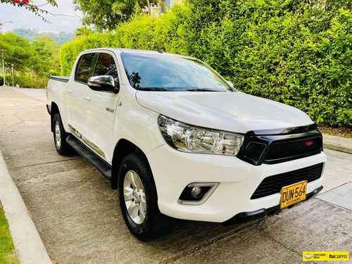 Toyota Hilux 2.4l Diesel 4x4 Mecánica Trd