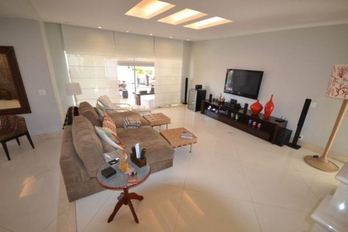 Casa De Condomínio À Venda Na Rua Professor Álvaro Rebello, Barra Da Tijuca, Rio De Janeiro - Rj - Liv-9315