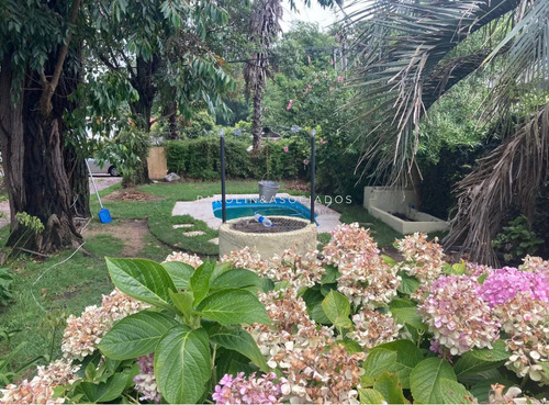 Vende Casa En Punta Del Este De 4 Dormitorios.