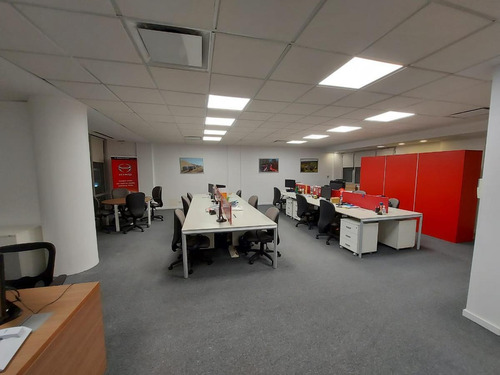 Imagen 5 de 12 de Excelente Oficina En Juan Carlos Cruz Al 2300 De 192 M2 Cubiertos