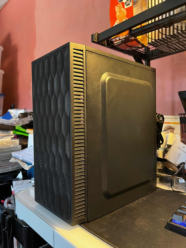 Computadora Gamer Pc Con Ryzen 5 5600g Ram 16gb Ssd 240gb (Usado)