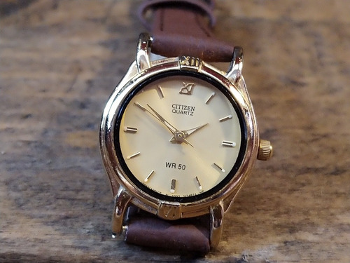 Reloj De Dama Citizen Vintage Estilo Años 90 Wr 50
