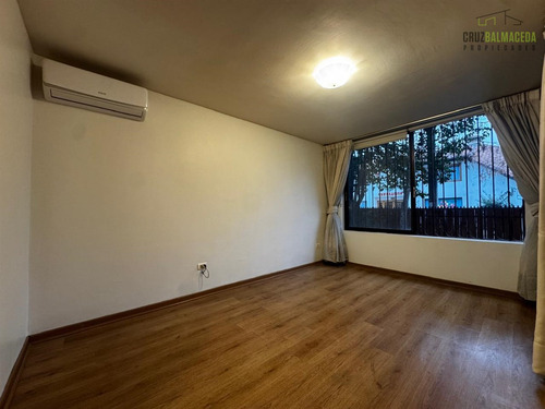 Departamento En Arriendo De 3d+3b, Con Patio. Las Condes