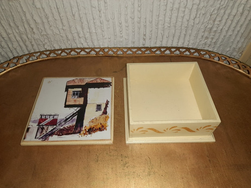 Caja De Madera, Con Lámina Ascensor De Valpo. (Usado)
