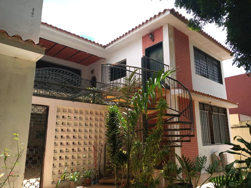 Vendo Casa 1208m2 7h/9b/5p Santa Monica 0472 