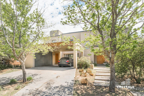 Imagen 4 de 30 de Excelente Casa De 5 Dormitorios En Venta - Rosario Golf Country Club
