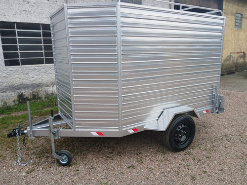 Carreta Baú Mede 1,40 X2m Mais 50 Cm Com 1.50 Altura