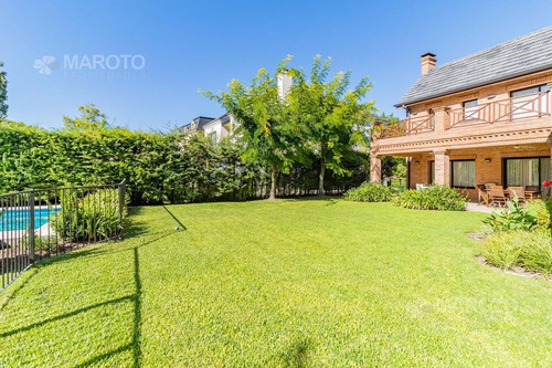 Imagen 8 de 30 de Casa En Venta En Barrio Privado Septiembre - Maroto Propiedades