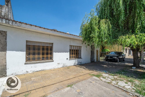 Ph En Lomas Del Mirador, 3 Ambientes, 2 Habitaciones, 1 Baño, Patio, Cuarto De Guardado