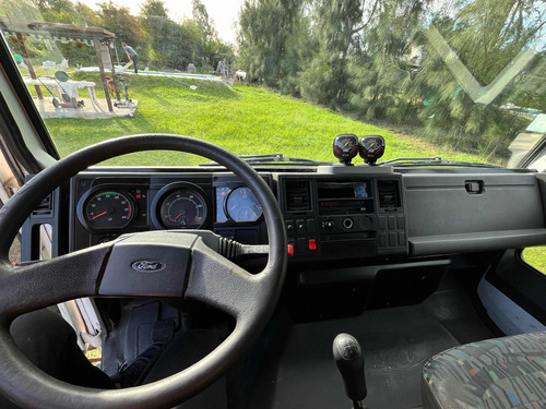 Ford Cargo 712