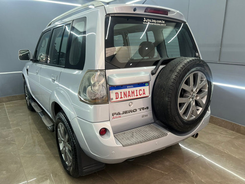 Mitsubishi Pajero TR4 2.0 4X2 16V 140CV FLEX 4P AUTOMÁTICO