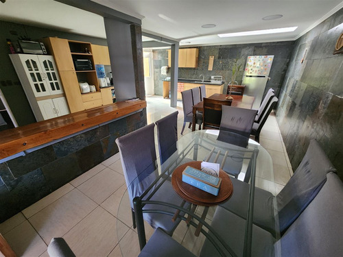 Casa En Venta De 5 Dorm. En Tiltil Ampliada Y Remodelada !!!