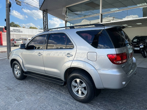 Imagem 3 de 10 de Toyota Hilux