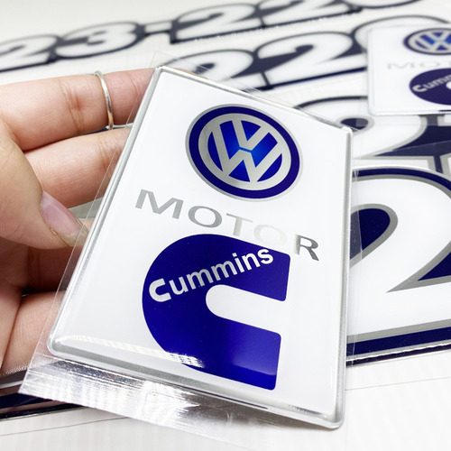 Imagem 4 de 5 de Kit Adesivos 23-220 Emblemas Caminhão Cummins 6x2 Volkswagen