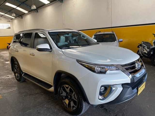 Imagem 3 de 9 de Toyota Sw4 2020 2.8 Tdi Srx Diamond 7l 4x4 Aut. 5p