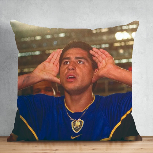 Almohadon 40x40cm Riquelme Festejo Topo Gigio Boca